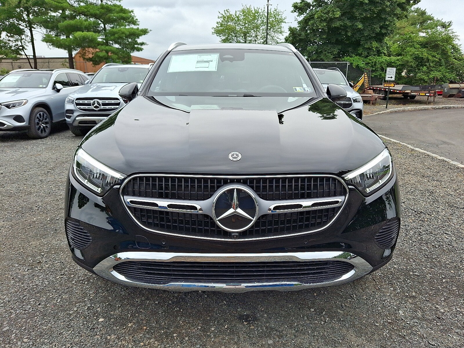 2025 Mercedes Benz GLC 300 4MATIC photo 2