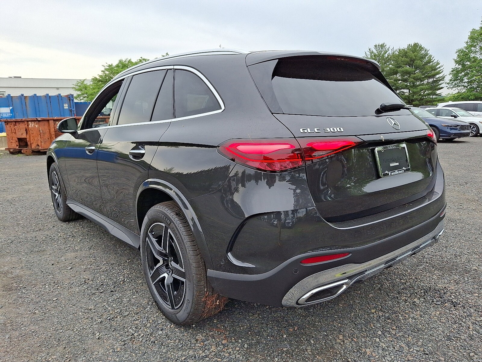 2025 Mercedes Benz GLC 300 4MATIC photo 3