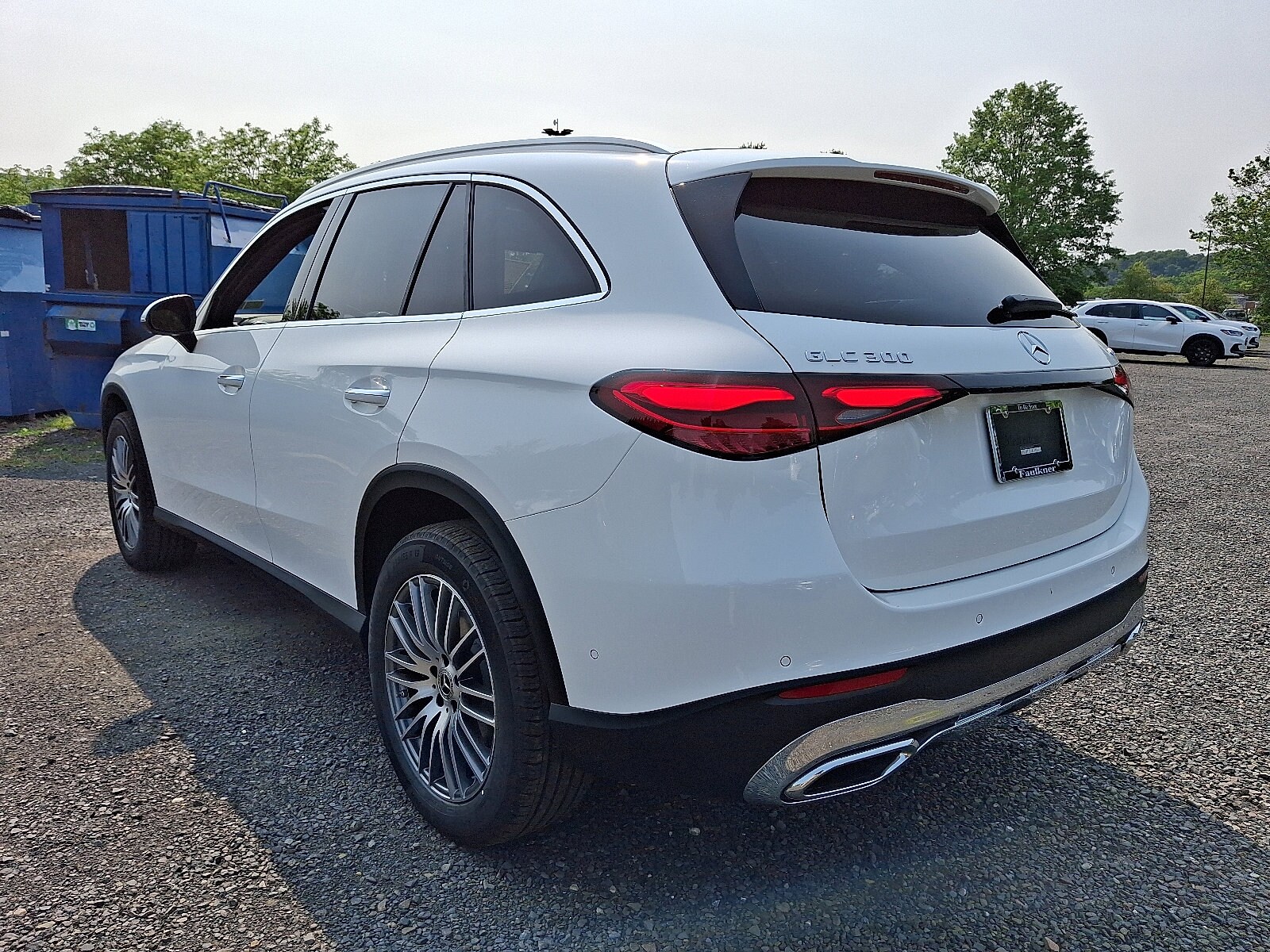 2025 Mercedes Benz GLC 300 4MATIC photo 4