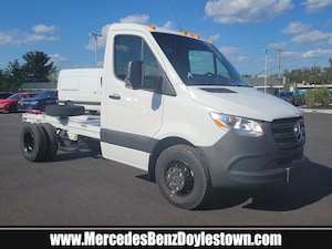 2023 Mercedes-Benz Sprinter Cab Chassis Standard Roof Truck