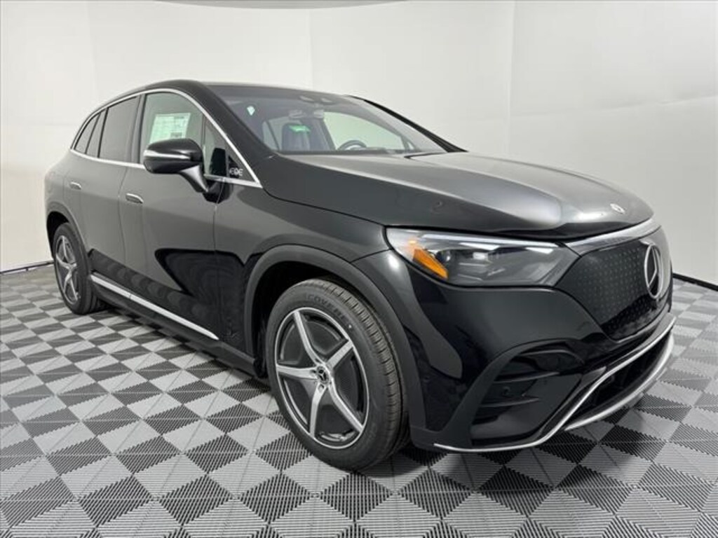 Used 2024 MercedesBenz EQE Auto Milwaukee Wisconsin Waukesha WI