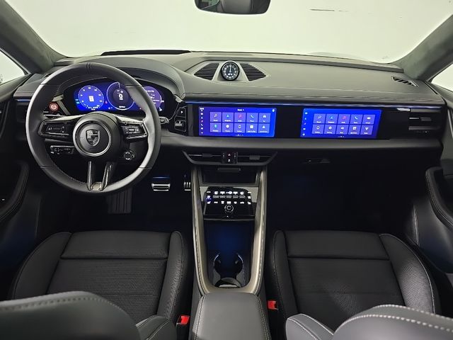 2025 Porsche Macan Turbo Electric - Photo 29