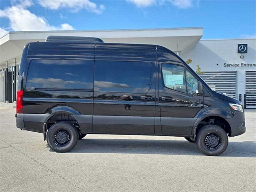 New 2025 Mercedes-Benz Sprinter 2500 Standard Roof 4-Cyl Diesel HO Van Passenger Van