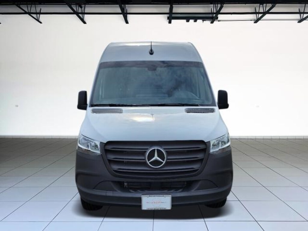 Used 2024 MercedesBenz Sprinter 2500 Auto Milwaukee Wisconsin