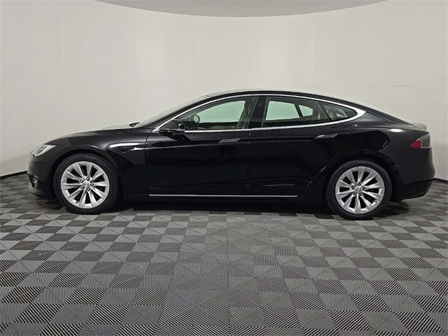 Used 2016 Tesla Model S 90D with VIN 5YJSA1E26GF168470 for sale in Waukesha, WI