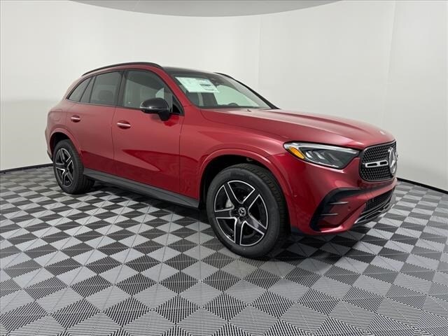 2025 Mercedes Benz GLC 300 photo 3