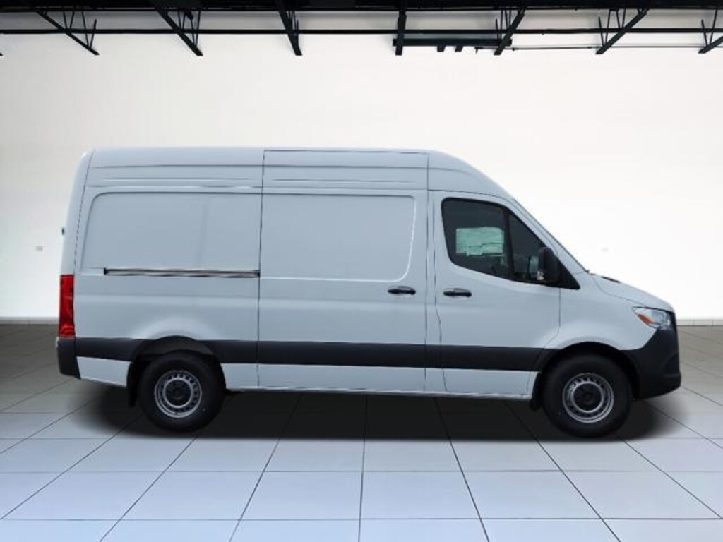 Used 2024 MercedesBenz Sprinter 2500 Auto Milwaukee Wisconsin