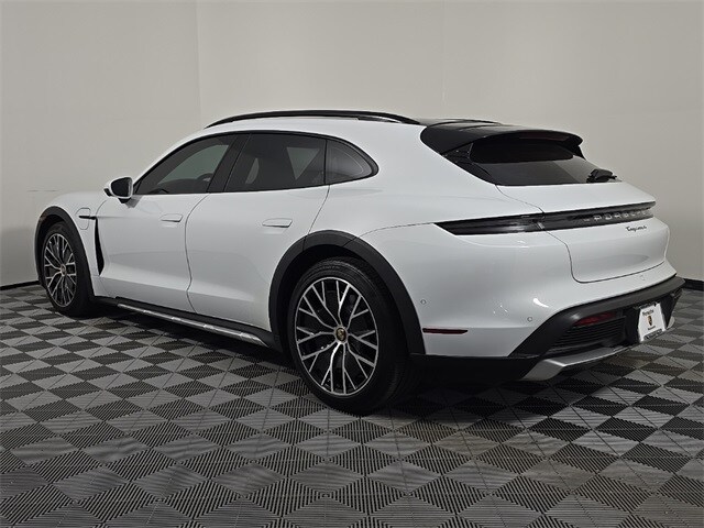 2024 Porsche Taycan Cross Turismo 4 photo 3
