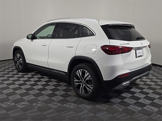 2025 Mercedes Benz GLA 250 4MATIC photo 3