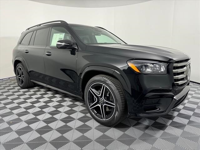 2025 Mercedes Benz GLS 450 photo 3