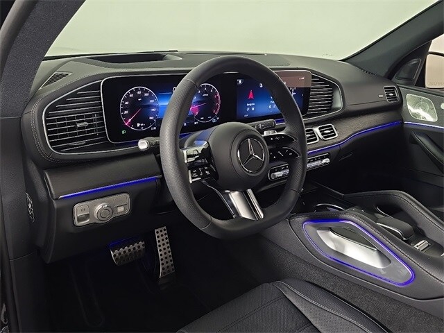 2026 Mercedes Benz GLS 450 4MATIC photo 3