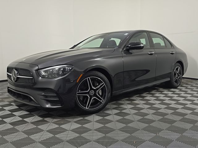 2023 Mercedes-Benz E-Class E450 4MATIC's photo