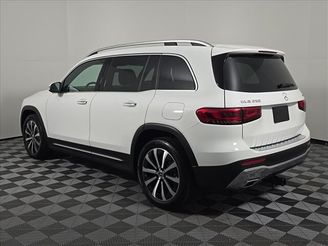 2023 Mercedes Benz GLB 250 4MATIC photo 2