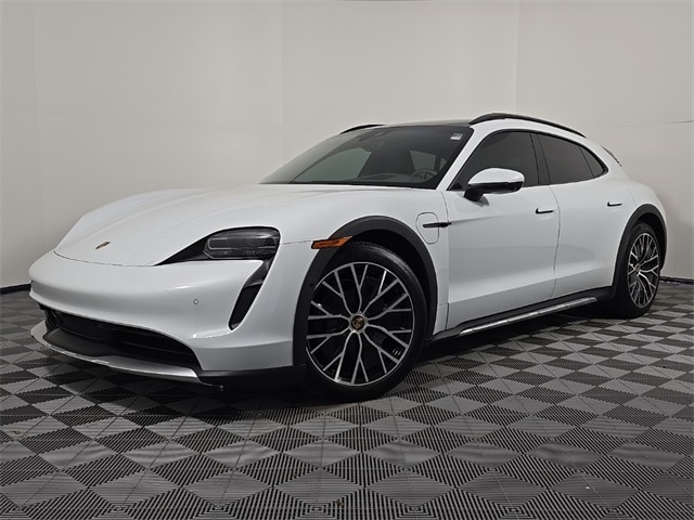 2024 Porsche Taycan Base's photo