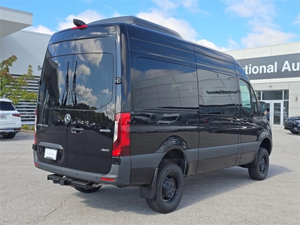 New 2025 Mercedes-Benz Sprinter 2500 Standard Roof 4-Cyl Diesel HO Van Passenger Van