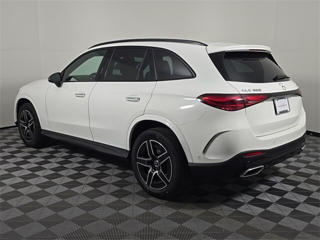 2026 Mercedes Benz GLC 300 4MATIC photo 3