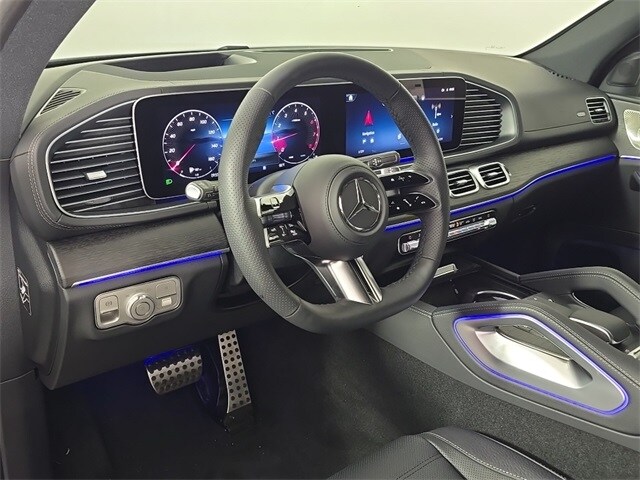 2026 Mercedes Benz GLS 450 4MATIC photo 4