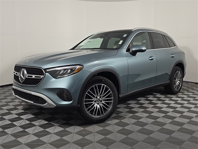 2026 Mercedes-Benz GLC Base's photo