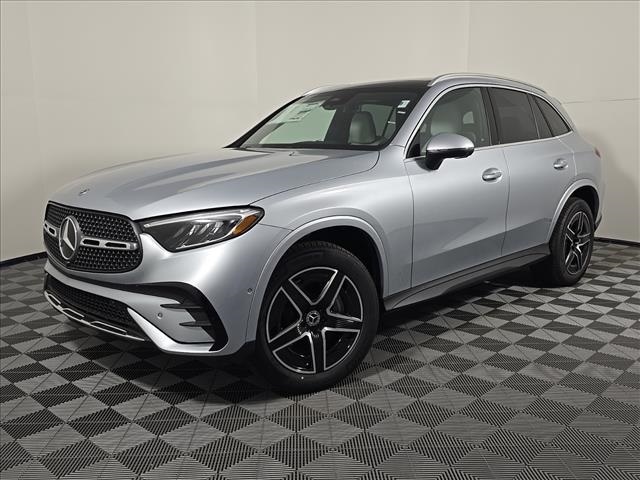 2026 Mercedes-Benz GLC Base's photo