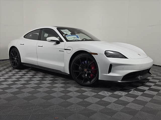 2026 Porsche Taycan GTS - Photo 9