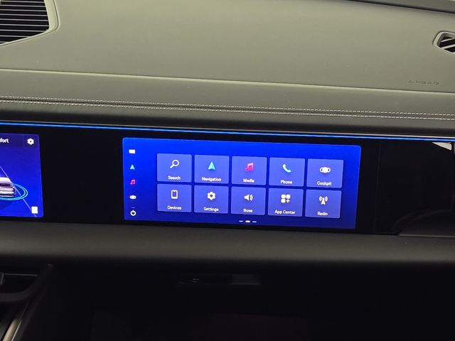 2025 Porsche Macan Turbo Electric - Photo 25