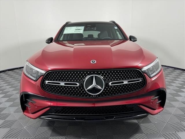 2025 Mercedes Benz GLC 300 photo 2