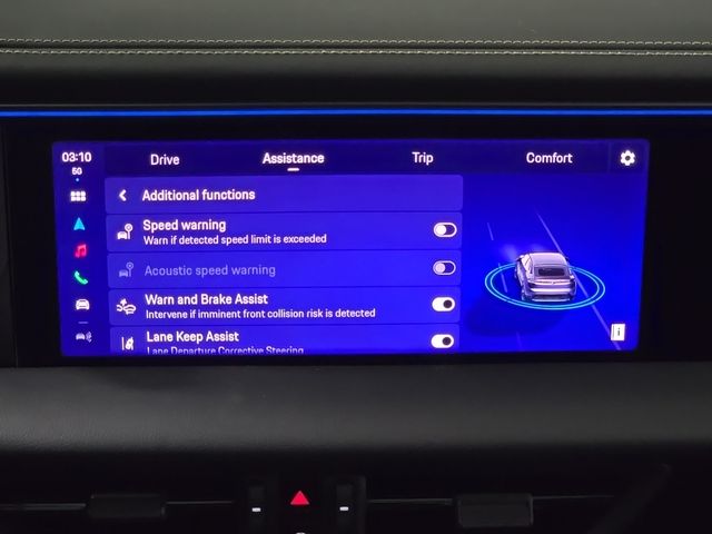 2025 Porsche Macan Turbo Electric - Photo 21