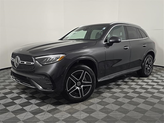 2026 Mercedes-Benz GLC Base's photo