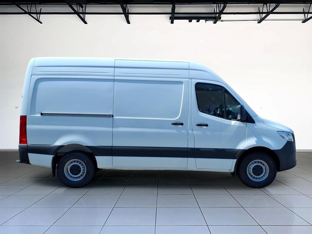 New 2026 Mercedes-Benz Sprinter 2500 Standard Roof 4-Cyl Diesel