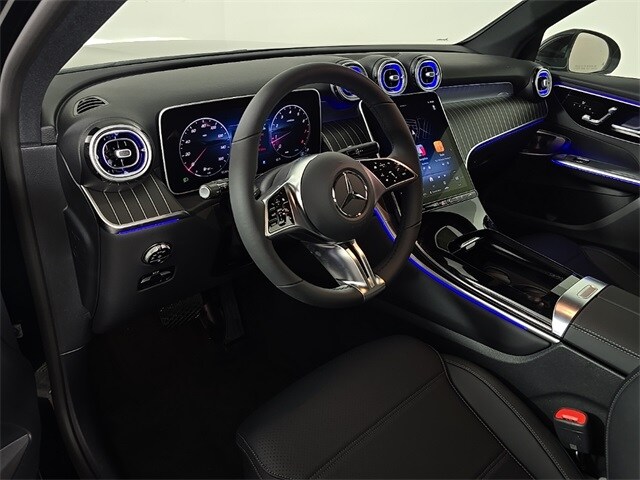 2025 Mercedes Benz GLC 300 4MATIC photo 4