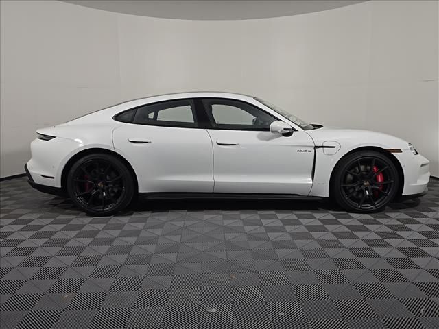 2026 Porsche Taycan GTS - Photo 8