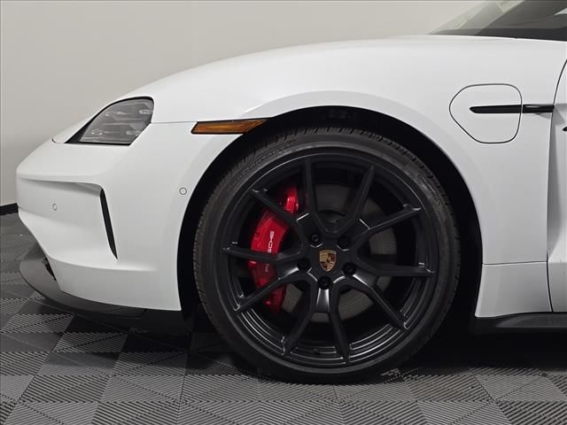 2026 Porsche Taycan GTS - Photo 11