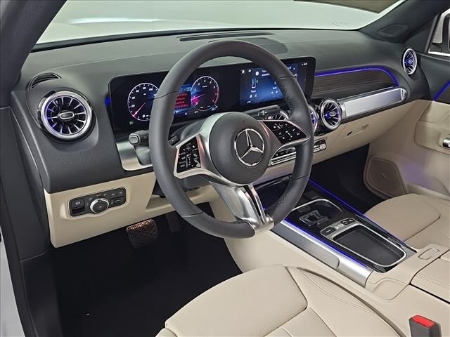2026 Mercedes Benz GLB 250 4MATIC photo 3
