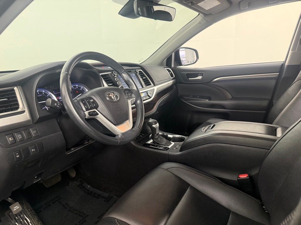Used 2017 Toyota Highlander Limited SUV