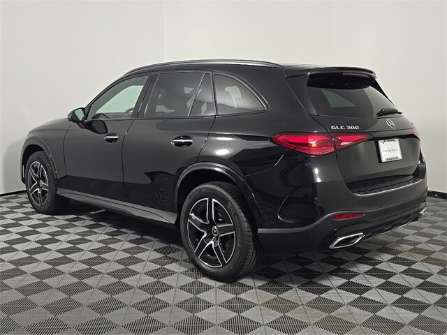 2026 Mercedes Benz GLC 300 4MATIC photo 3