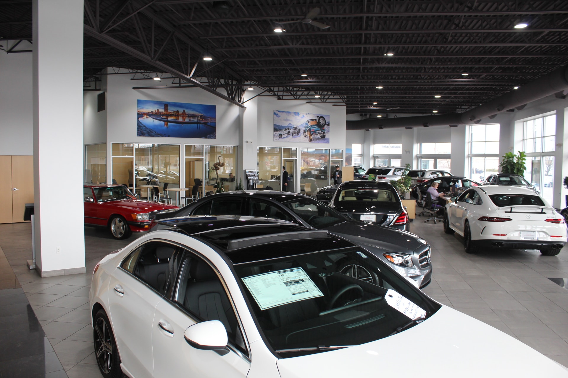 Waukesha MercedesBenz Dealer About MercedesBenz of Elmbrook