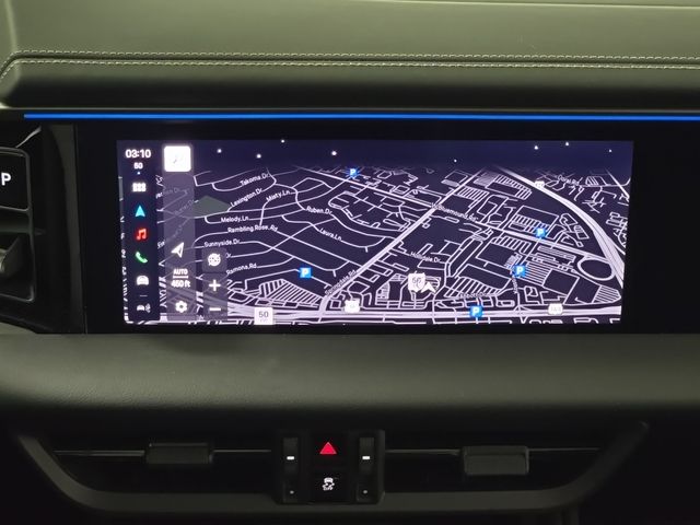 2025 Porsche Macan Turbo Electric - Photo 20