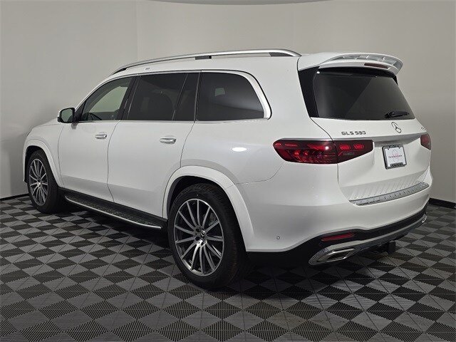 2026 Mercedes Benz GLS 580 4MATIC photo 3
