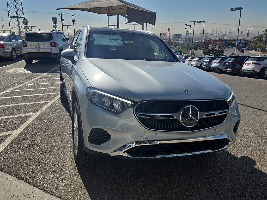 2026 Mercedes Benz GLC 300 photo 2