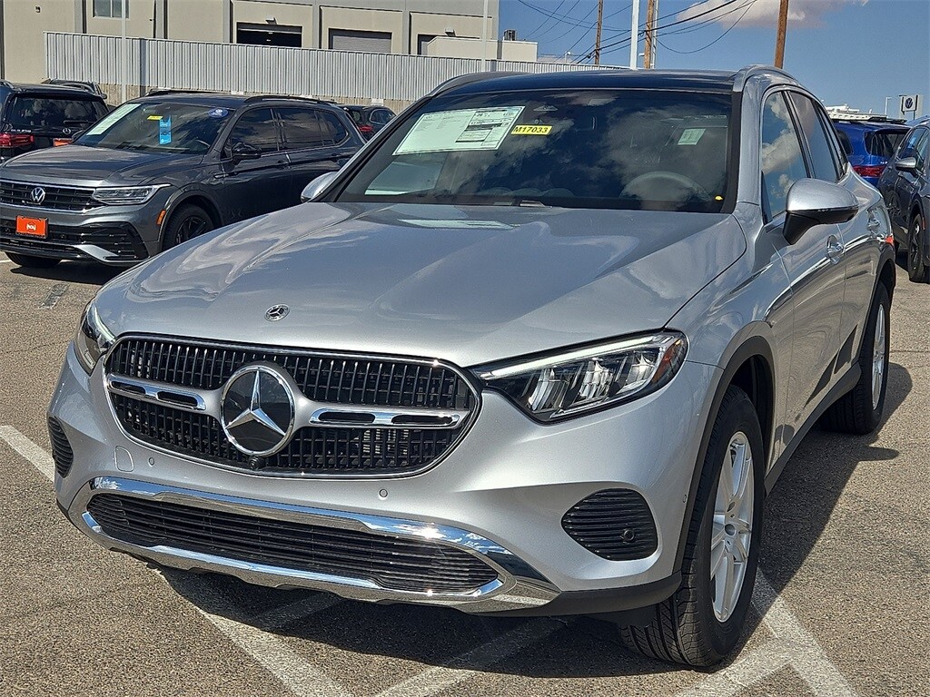 2026 Mercedes Benz GLC 300 4MATIC photo 3