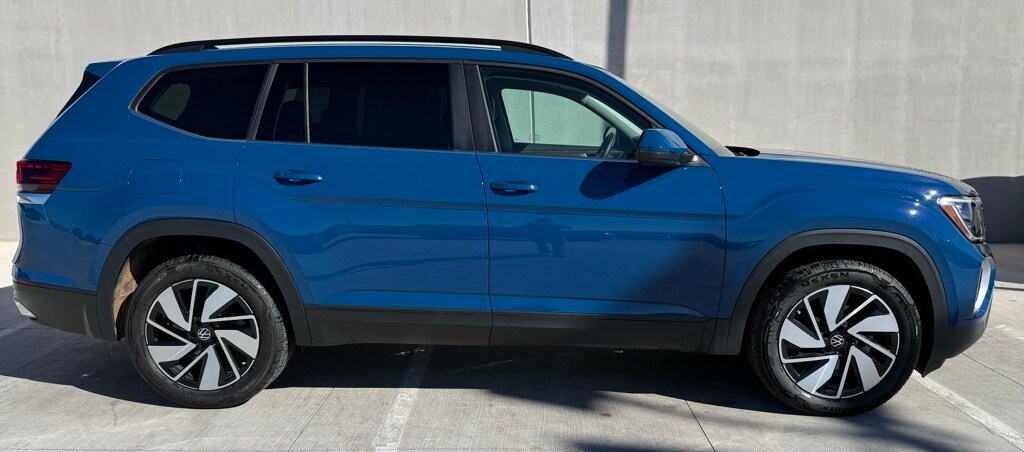 Used 2025 Volkswagen Atlas 2.0T SE w/Technology SUV