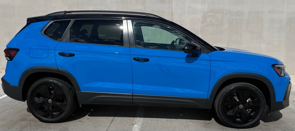 Used 2025 Volkswagen Taos 1.5T SE Black SUV