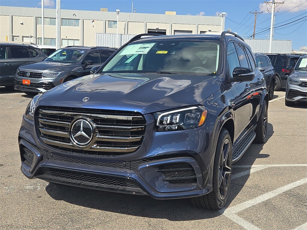 2026 Mercedes Benz GLS 450 4MATIC photo 3