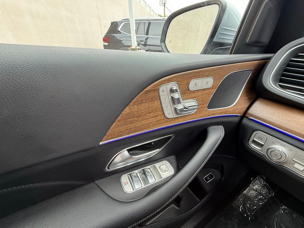 2025 Mercedes-Benz GLE GLE450 - Photo 15