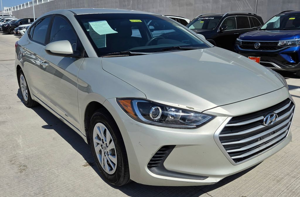 Used 2018 Hyundai Elantra SE with VIN 5NPD74LF9JH320944 for sale in El Paso, TX