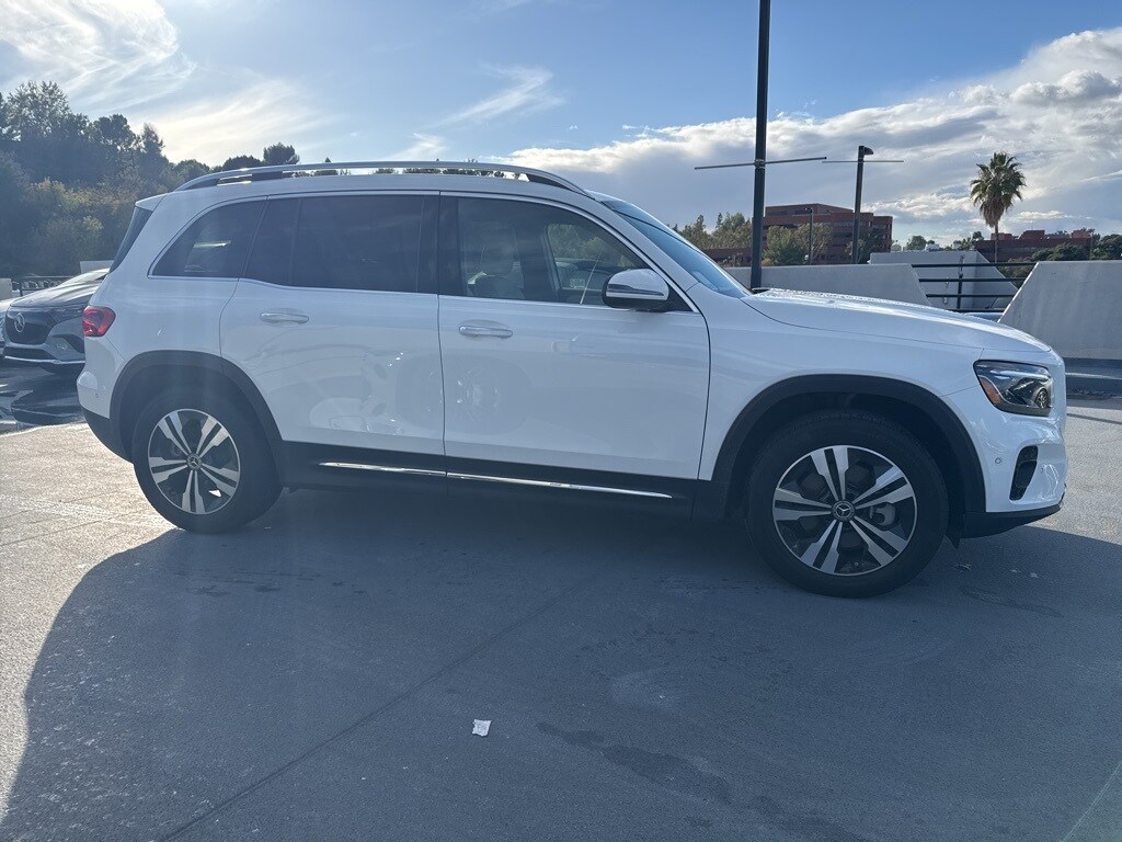 2025 Mercedes Benz GLB 250 photo 3
