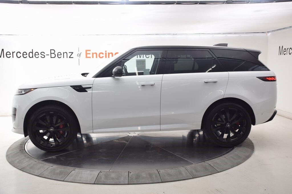 2024 Land Rover Range Rover Sport SE photo 3