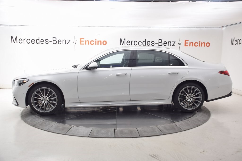 2026 Mercedes Benz S 580 4MATIC photo 2