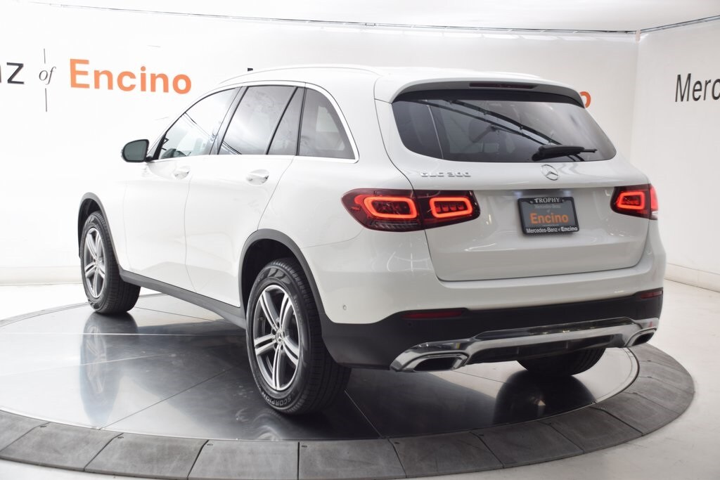 2022 Mercedes Benz GLC 300 photo 3