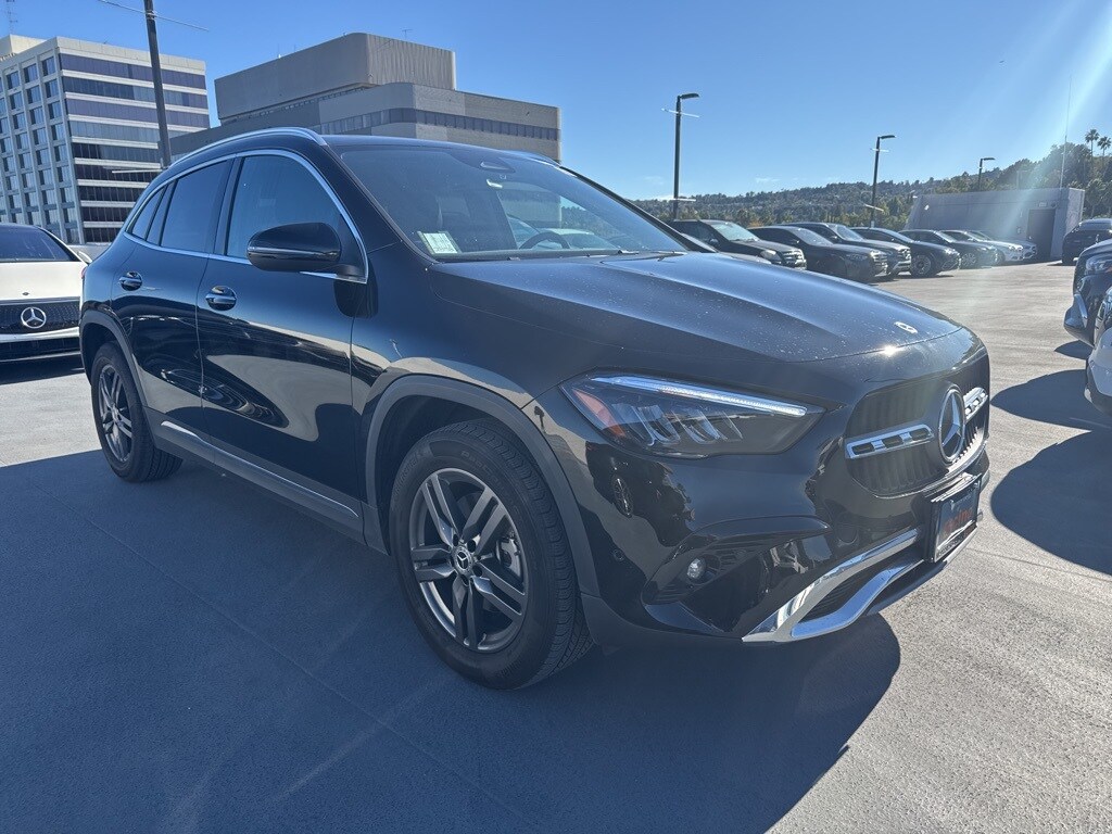 2025 Mercedes Benz GLA 250 photo 2